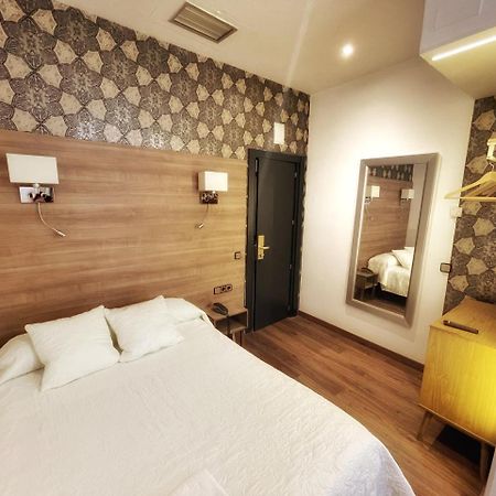 Hostal Aguilar Madrid Exterior foto