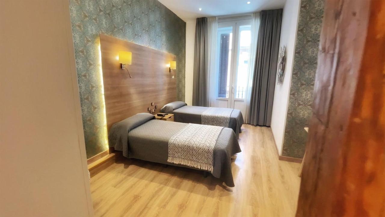 Hostal Aguilar Madrid Exterior foto