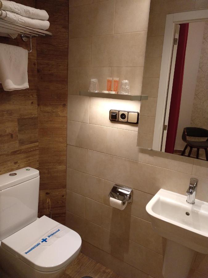 Hostal Aguilar Madrid Exterior foto