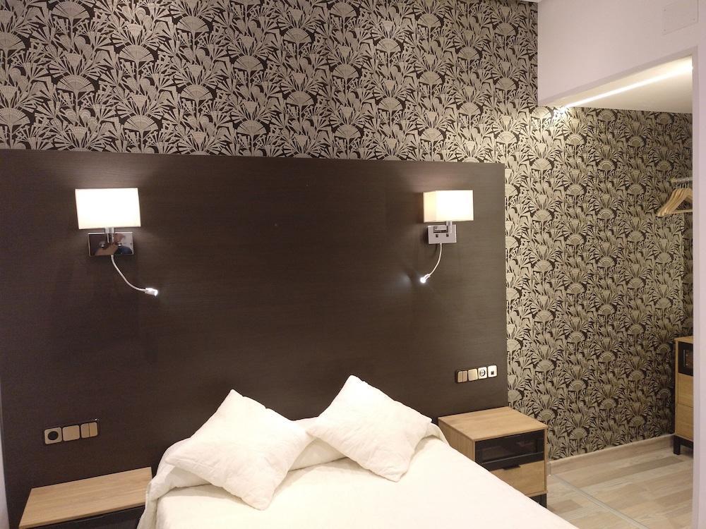Hostal Aguilar Madrid Exterior foto