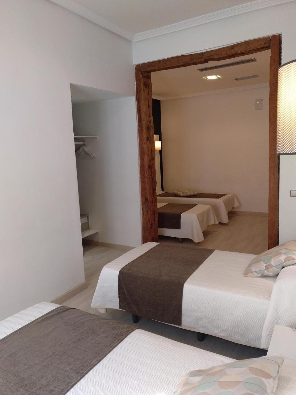 Hostal Aguilar Madrid Exterior foto