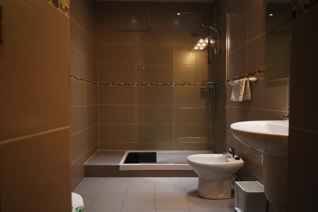 Hostal Aguilar Madrid Exterior foto