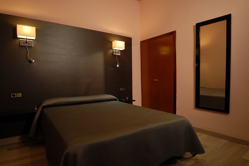 Hostal Aguilar Madrid Exterior foto