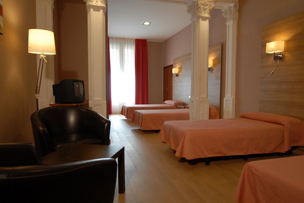 Hostal Aguilar Madrid Exterior foto